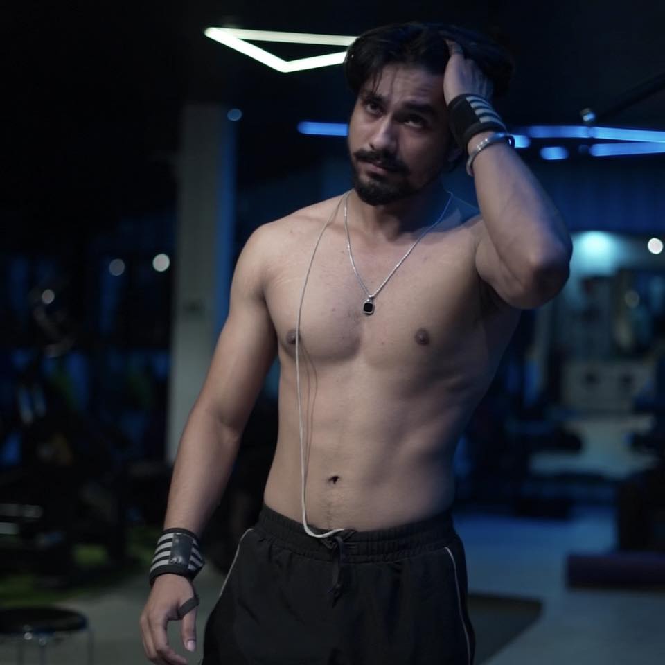 ONLY 2 DUMBBELLS. FULL CHEST WORKOUT. 🔥 SAVE & FOLLOW FOR MORE ...