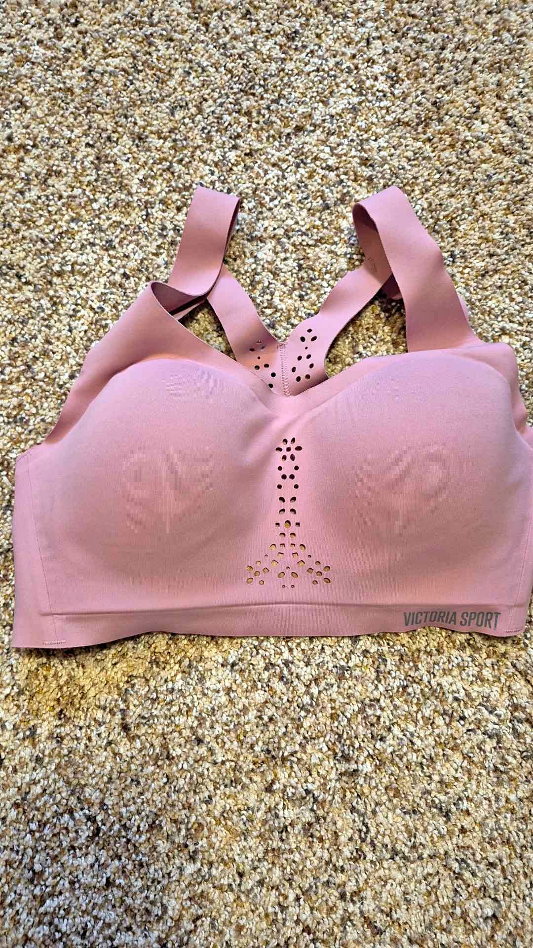 Victoria Secret sports bra size 32D. - Sports Bras - Eau Claire ...