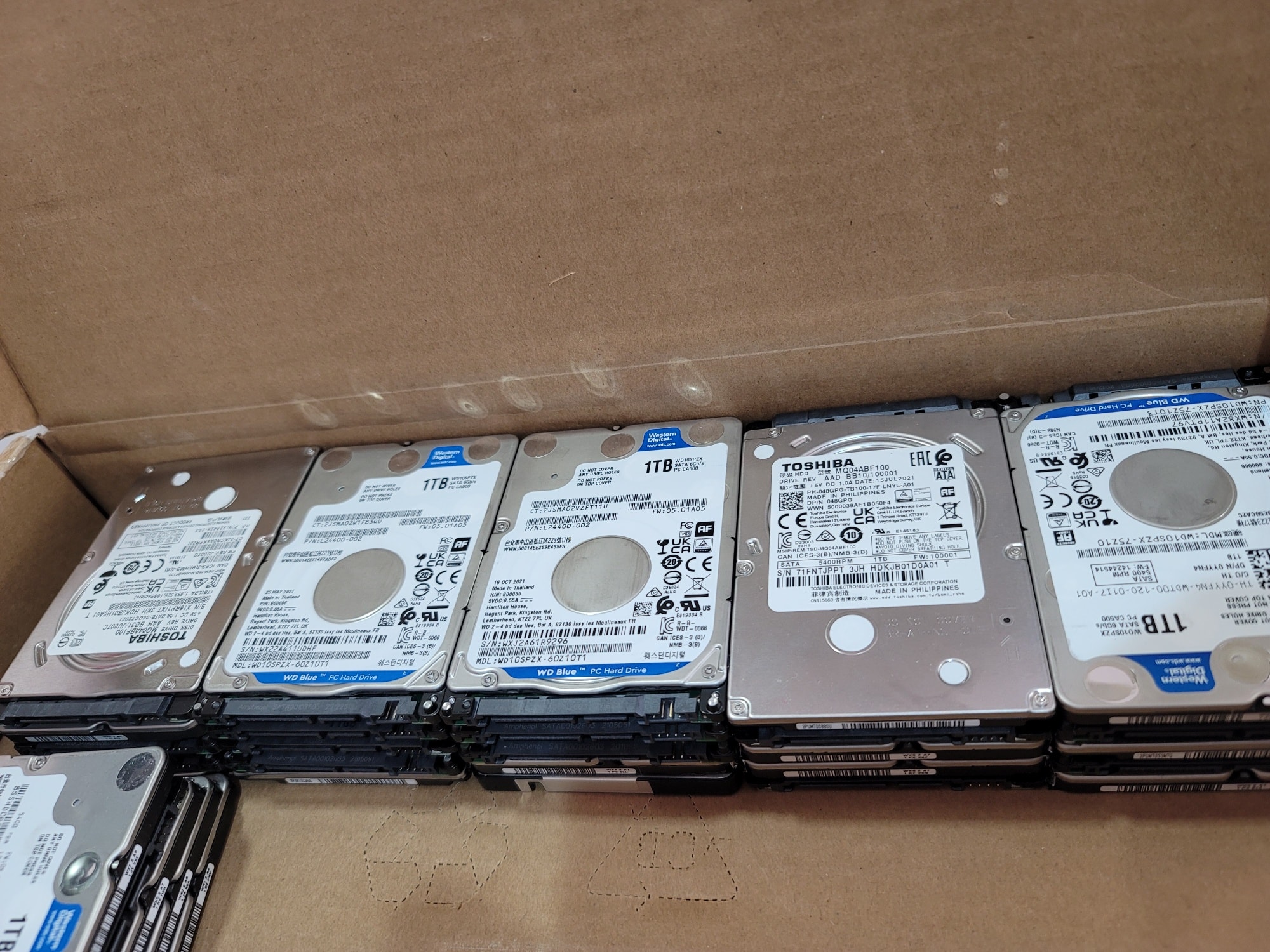Lot De 2 Disques Durs SATA 1 To - Occasion, Très Bon état, Testés OK, Format 3,5"