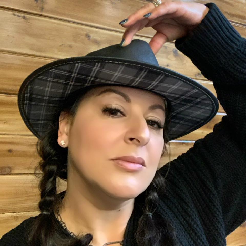 Going for a Rocker look in my American Hat Makers Marlow leather hat 🎩 ...