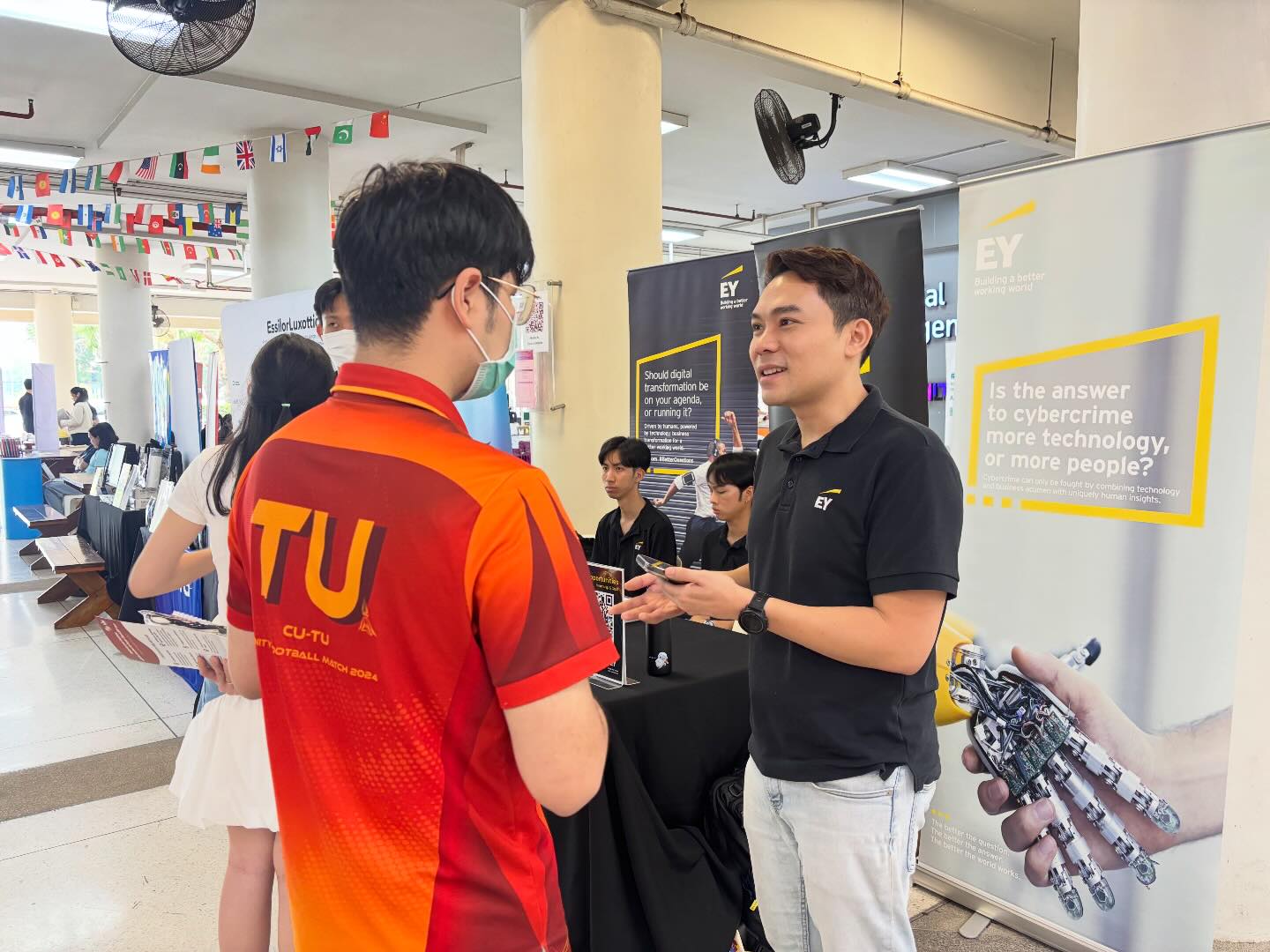 EY - 🎉 It’s ‘Public Round’! สำหรับน้อง ๆ จากทุกมหาวิทยาลัย กับงาน EY ...