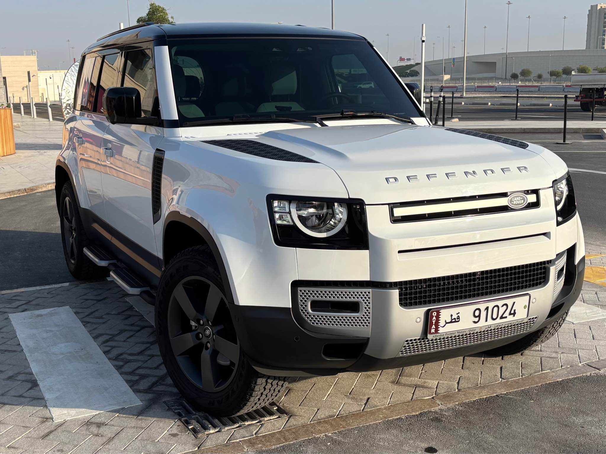 Land Rover Defender 110S 2025 Automatic 8,000 Km 4 Cylinder (4WD) SUV ...