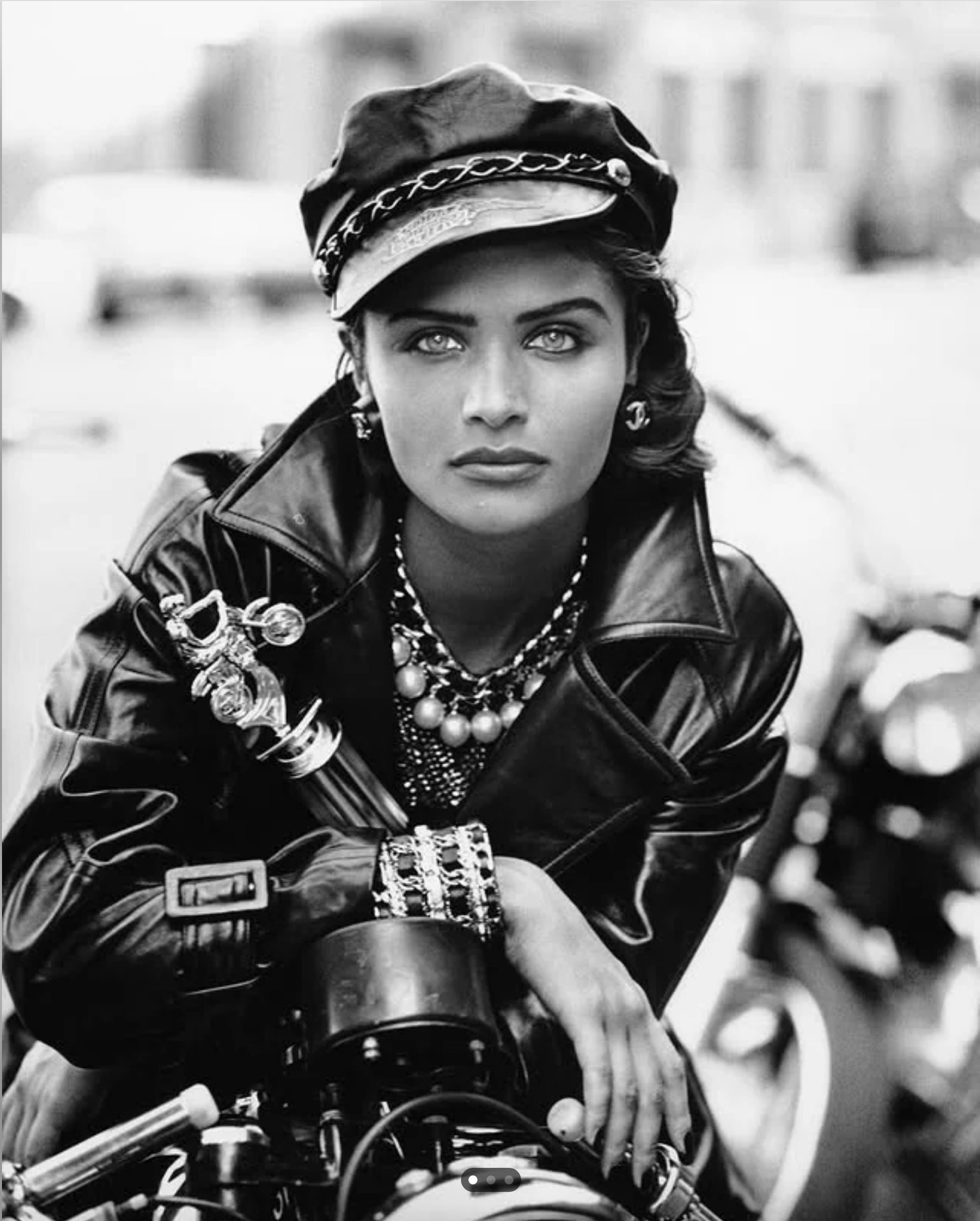 Helena Christensen for Vogue US, Sept 1990 🤍 Photographed by