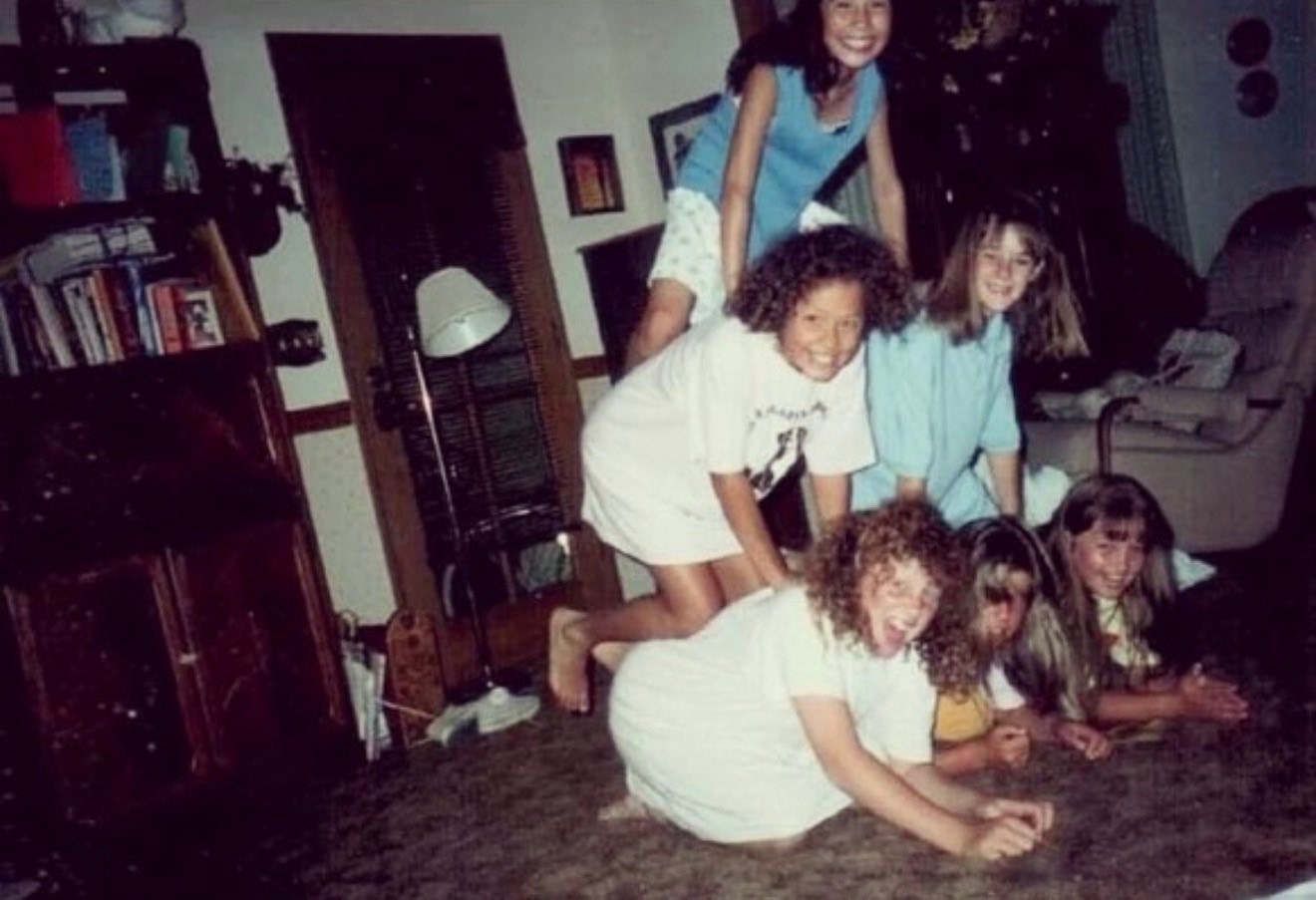 Sleepover さん専用 Sleepover for my 10th or 11th birthday. 1988 or 89.” 📸: @melihirsch