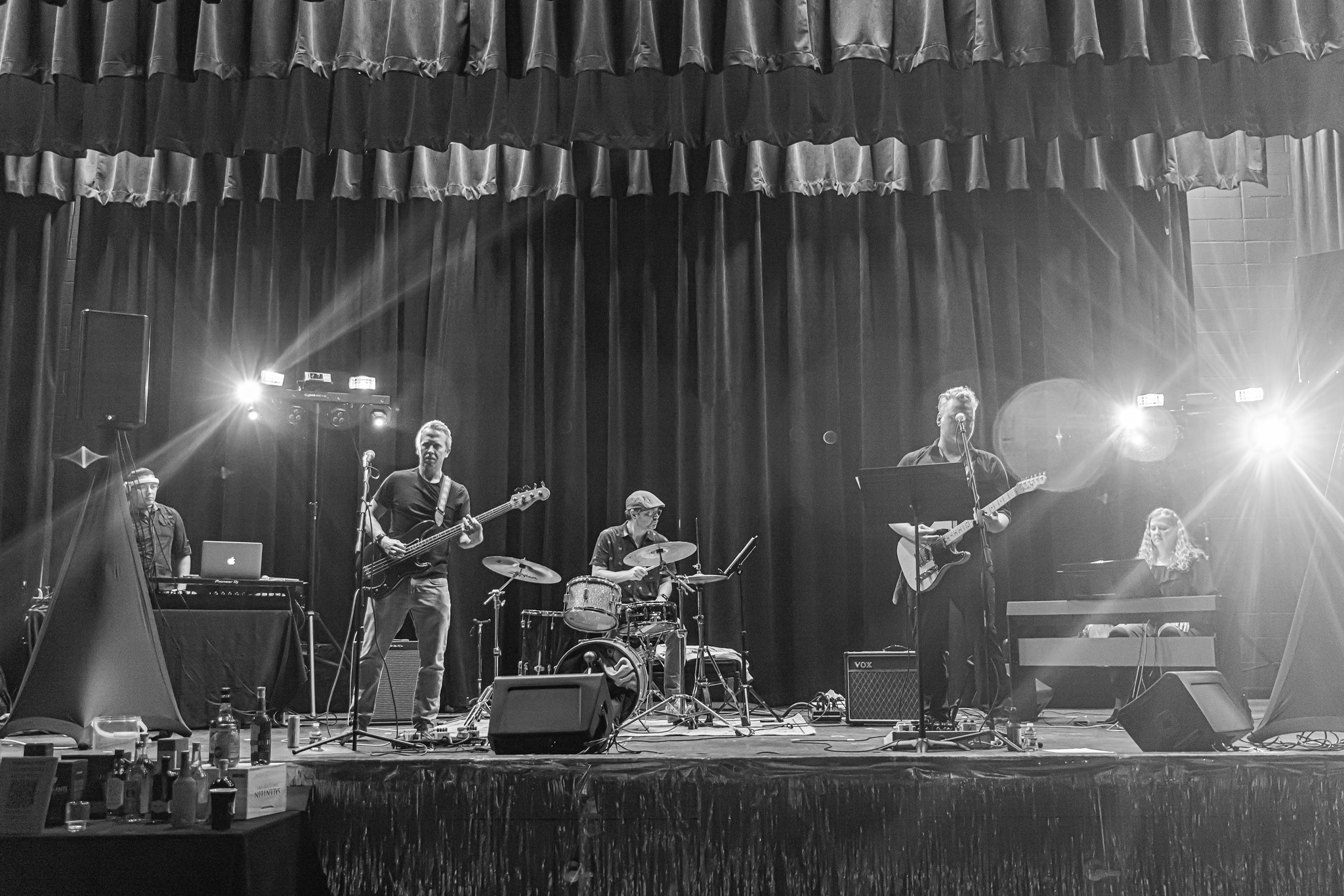 Polly & The Billets Doux added... - Polly & The Billets Doux