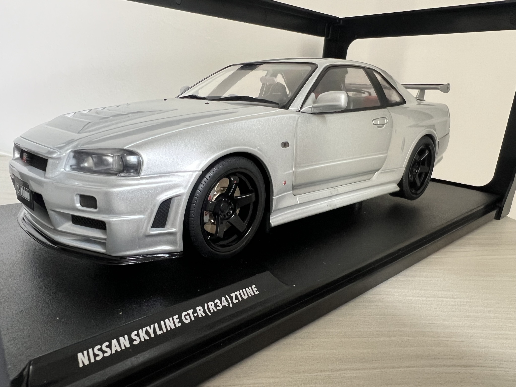 ? SOLIDO – NISSAN SKYLINE GT-R (R34) Z-TUNE – 1:18 SCALE ? A 