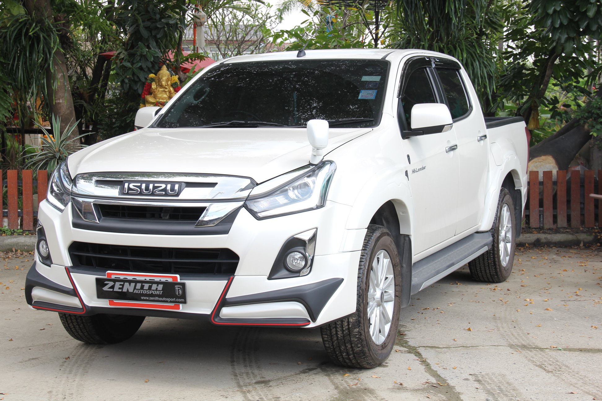มาแล้วจ้าาาา D-max 2018... - Zenith Auto Sport