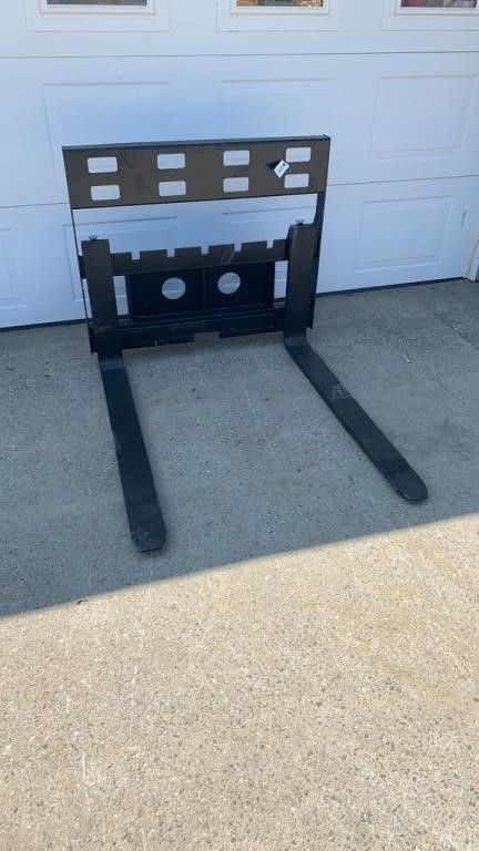 Titan Attachments Skid Steer Pallet Fork Frame, 45 with 36 Blades, 4K