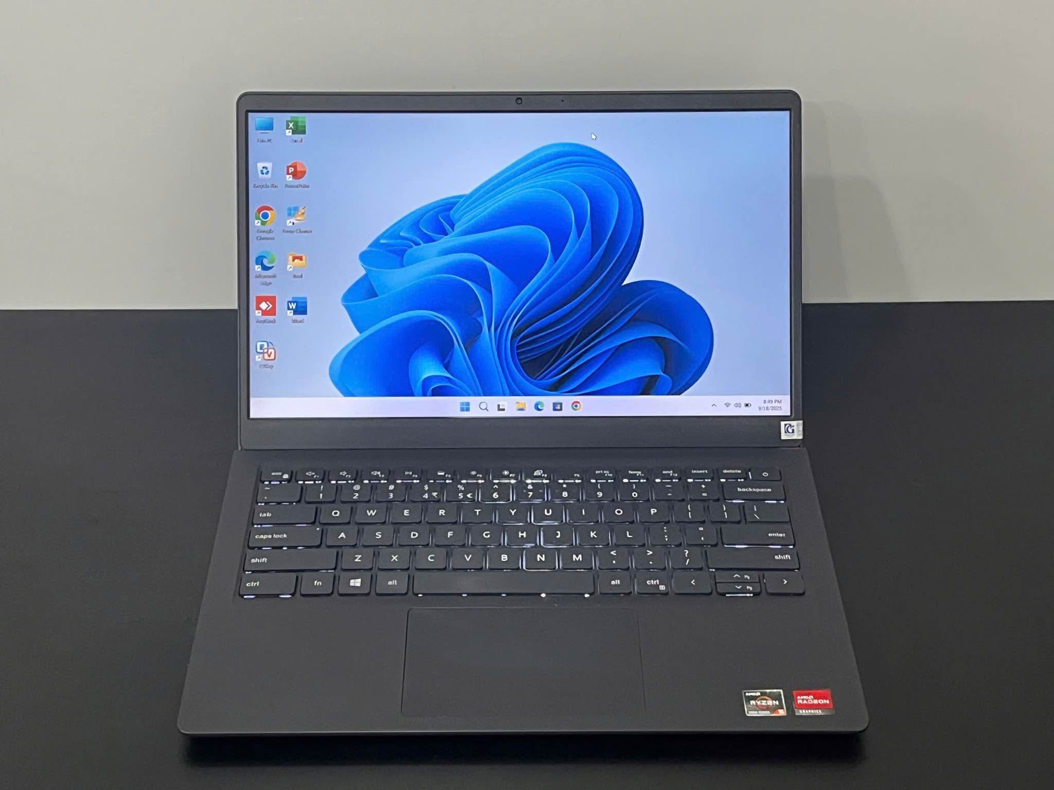Dell Vostro 3425 -------------------- CPU Ryzen 5 - 5625U Ram 8G 