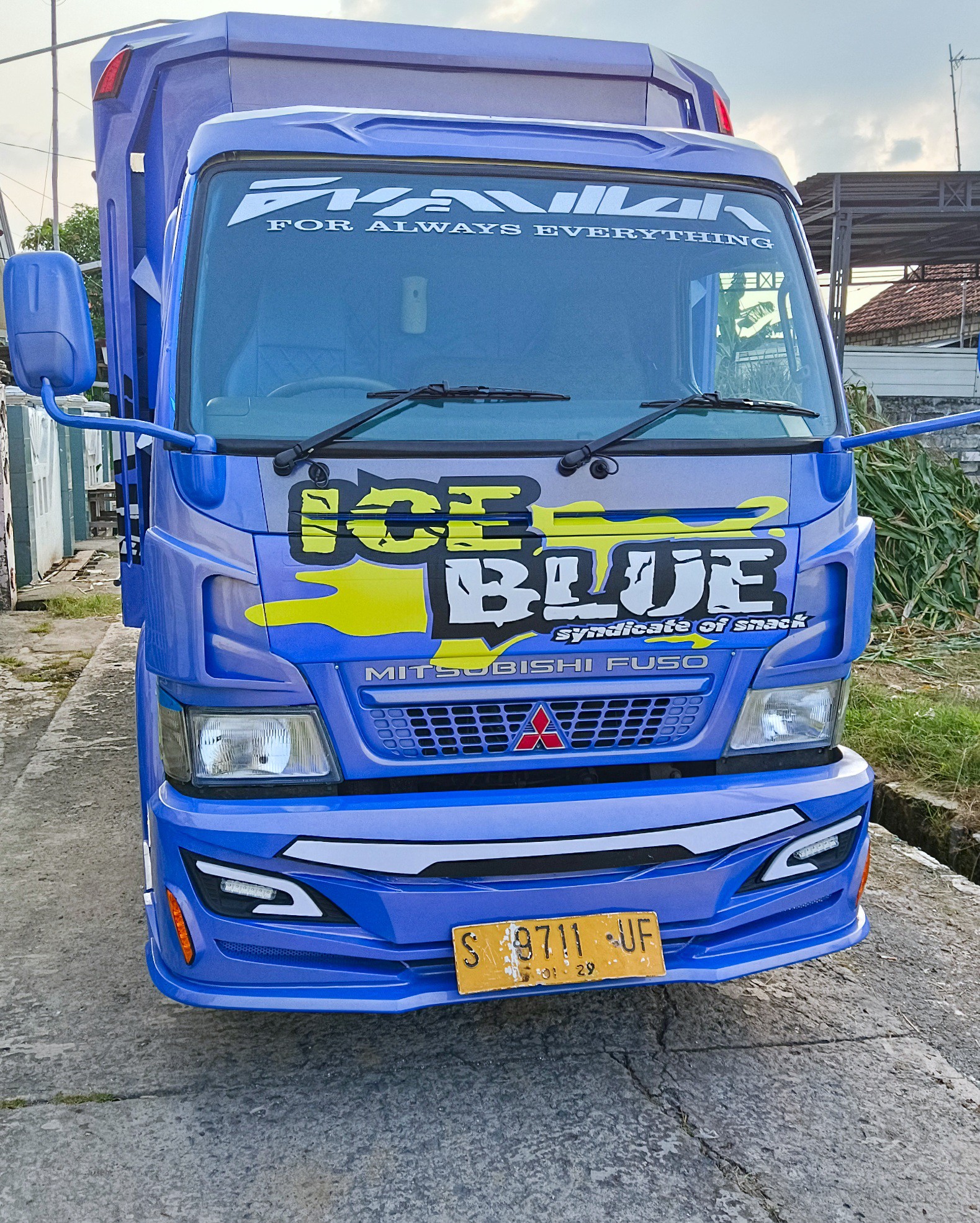 Jual beli TRUK TUA (UMPLUNG//RINO badak dll ) | Canter 2013 HD istimewa ...