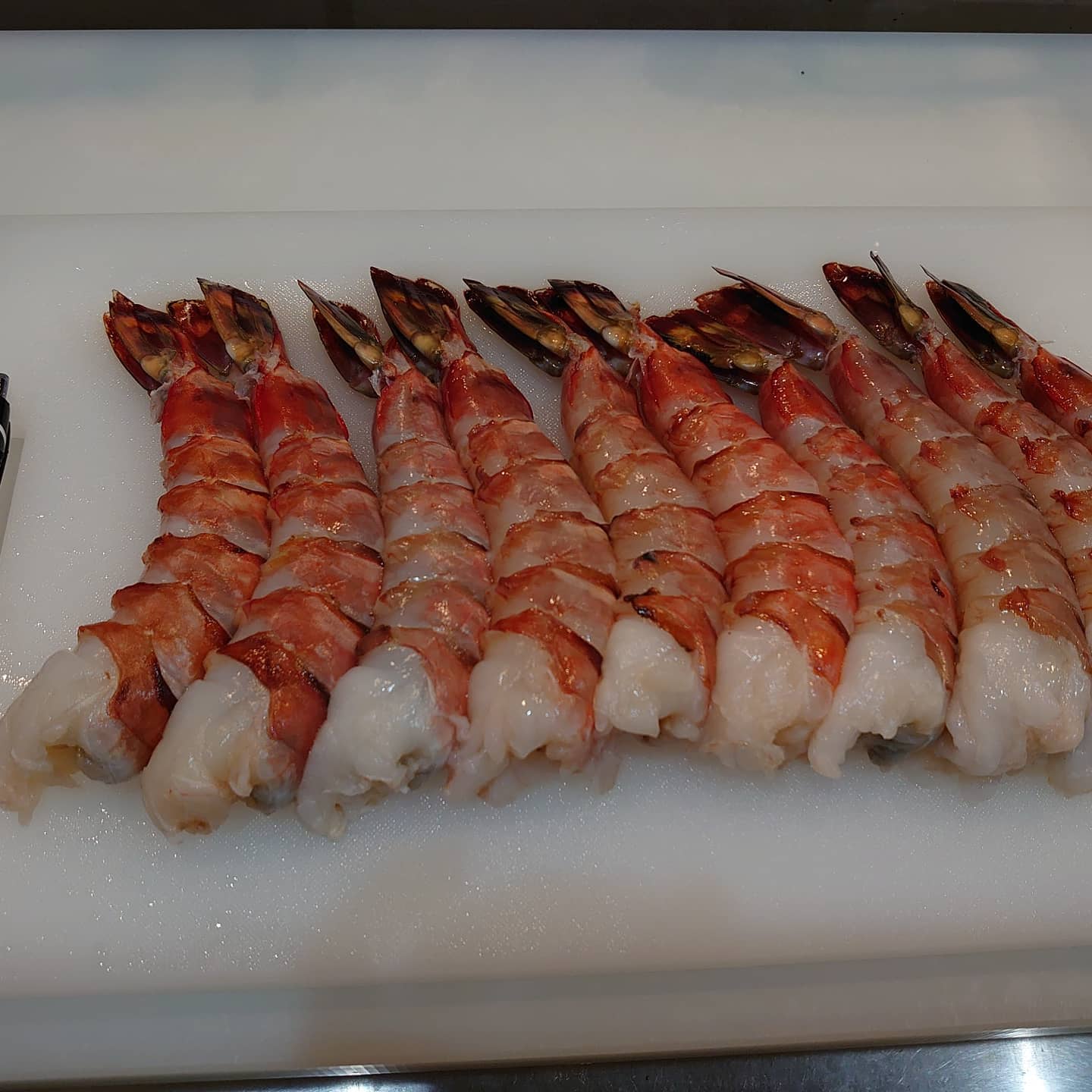 椀さしいなほ - 大好評だった、特大エビフライ🍤また仕込みました。😊通常のエビの2倍以上の大きさで、食べ応え十分です ...