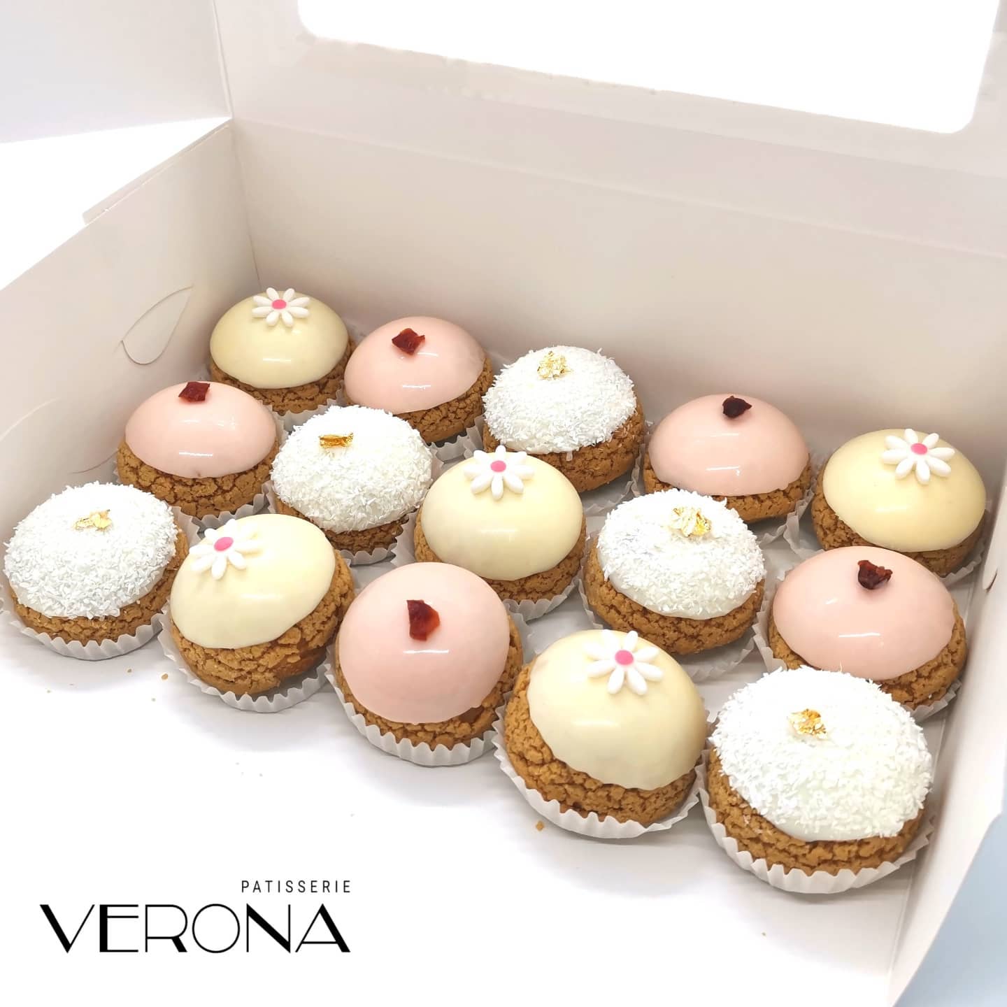 choux-au-craquelin-coconut-verona-patisserie