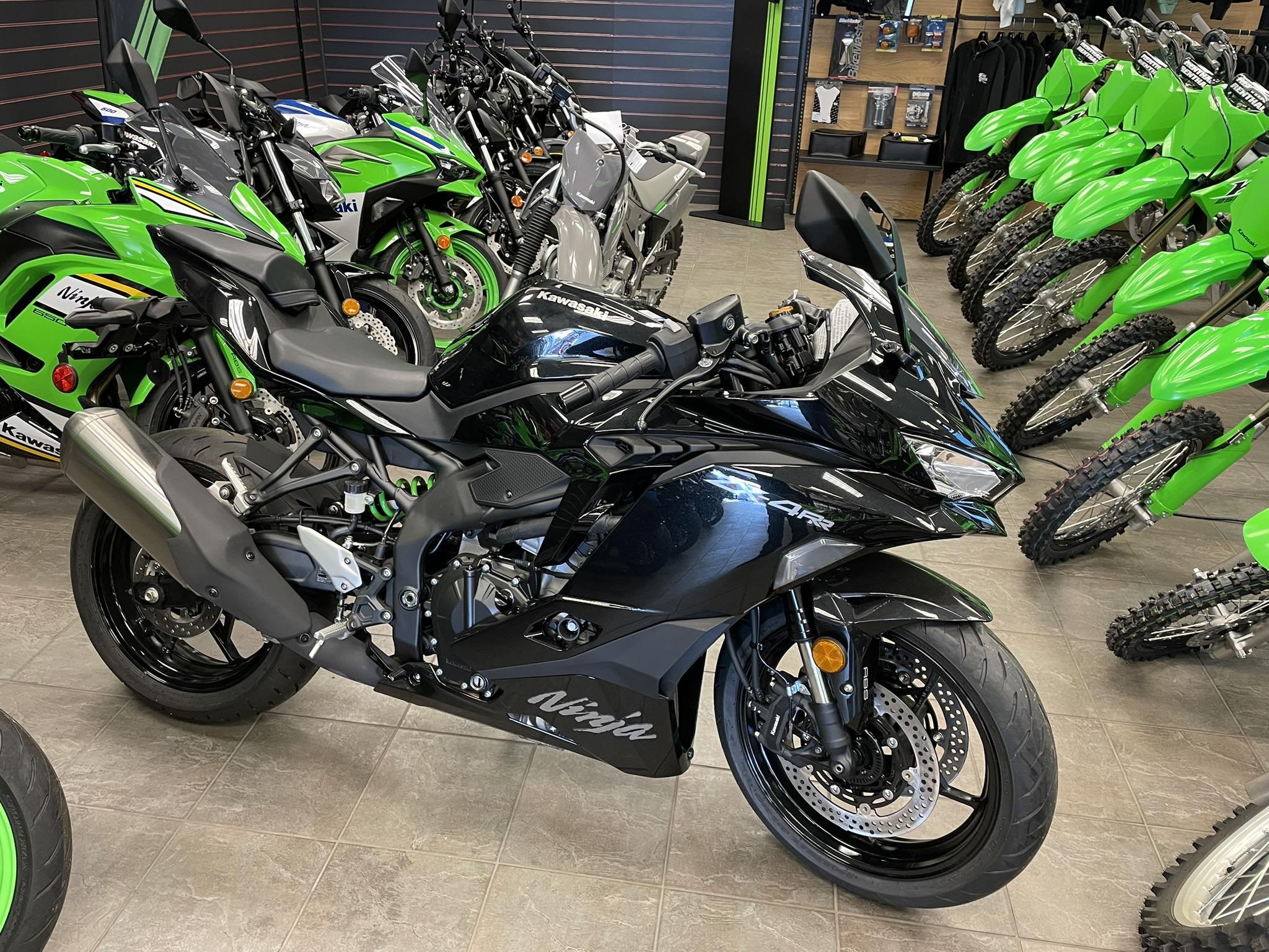 Kawasaki ZX6R at Maryland International Raceway