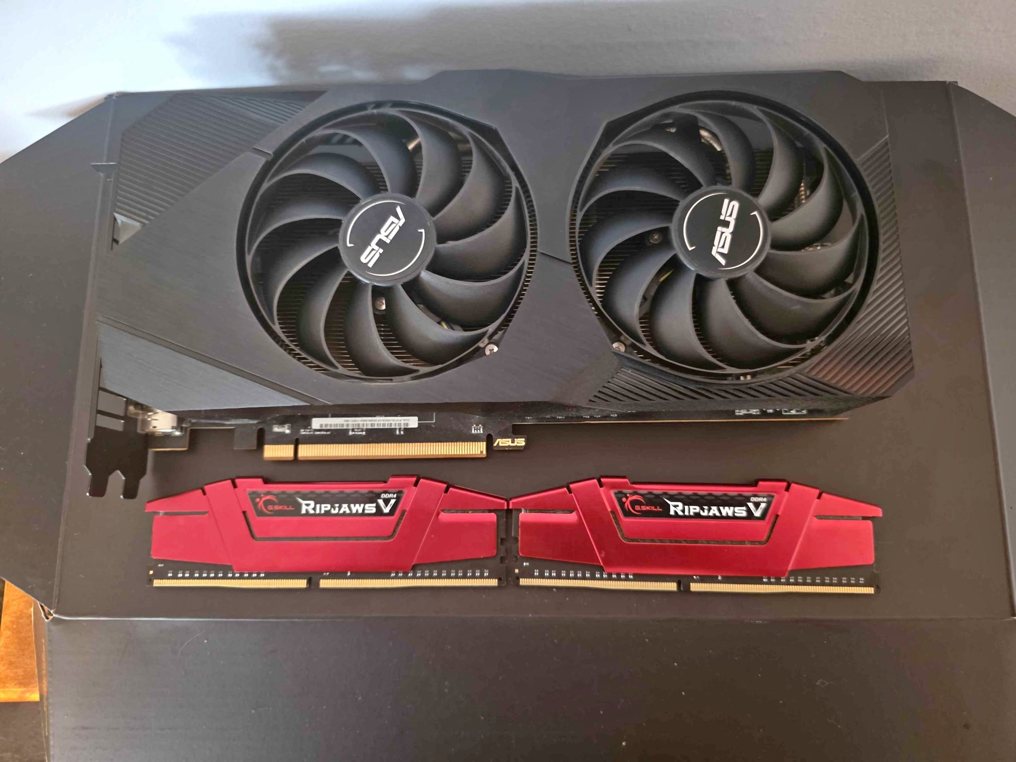 ASUS AMD Radeon RX 5700 GPU & G.SKILL Ripjaws V DDR4 RAM - Car Interior ...