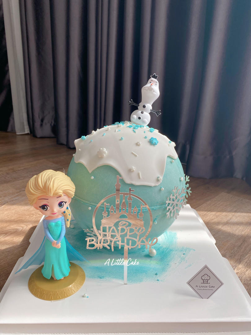 A Little Cake - 爱莎公主👸敲敲蛋糕🔨 小女孩的热门款⛄️ 每一个女孩都有爱莎公主梦... | Facebook