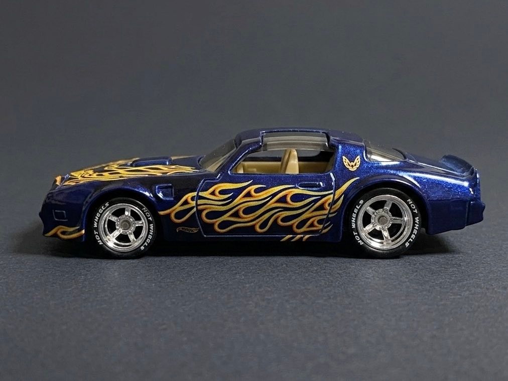 ま Hot wheels pontiac firebird die-cast