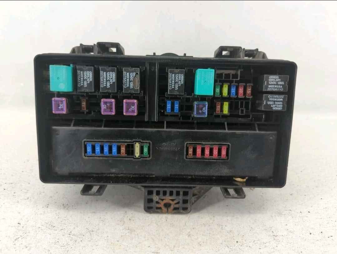 This 2007 2008 2009 2010 2011 2012 2013 ACURA MDX Fuse Box || Fusebox is in  overall good condition