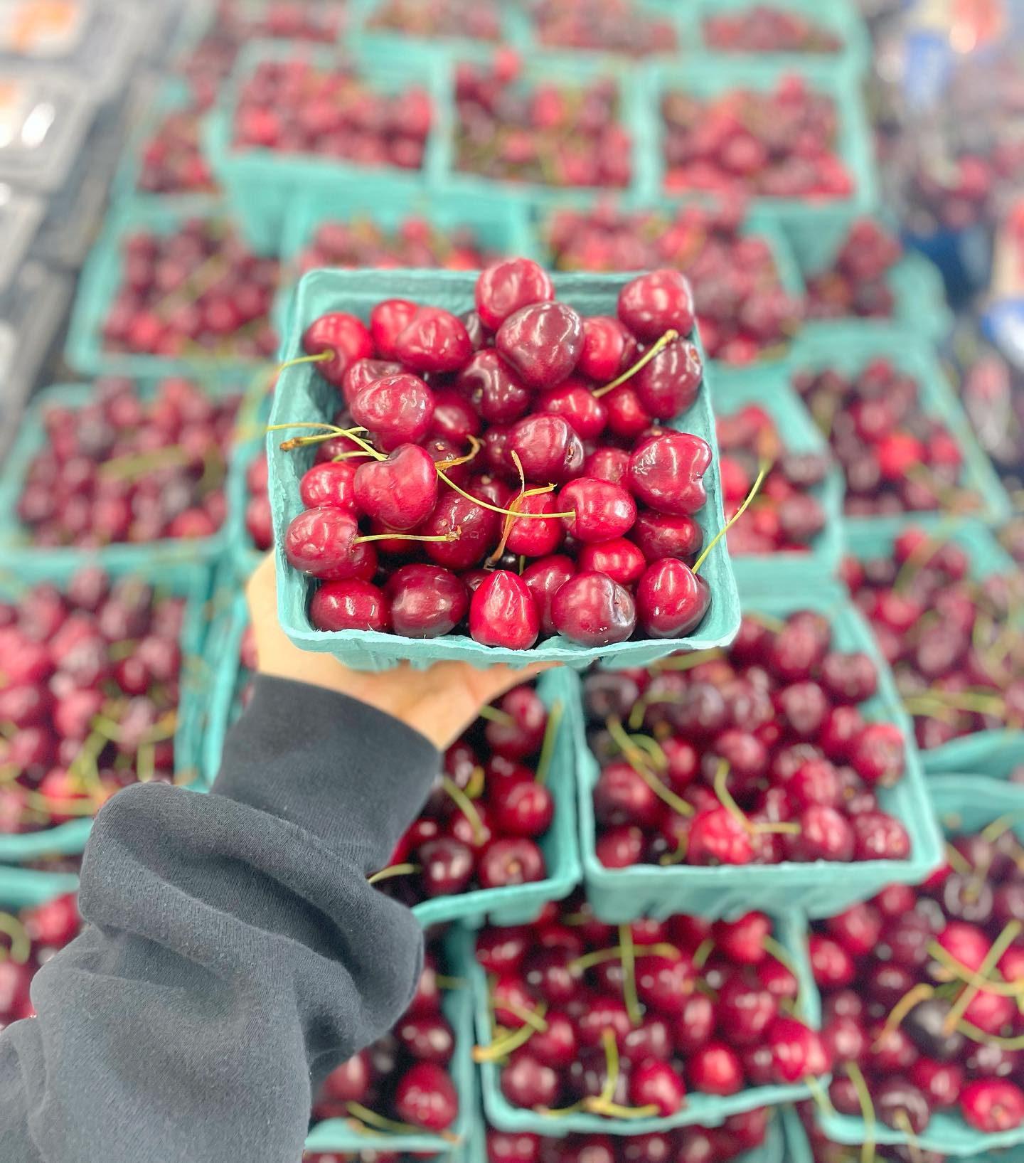 FARM FRESH AND LOCAL Delicious farm... - Azar Supermarket