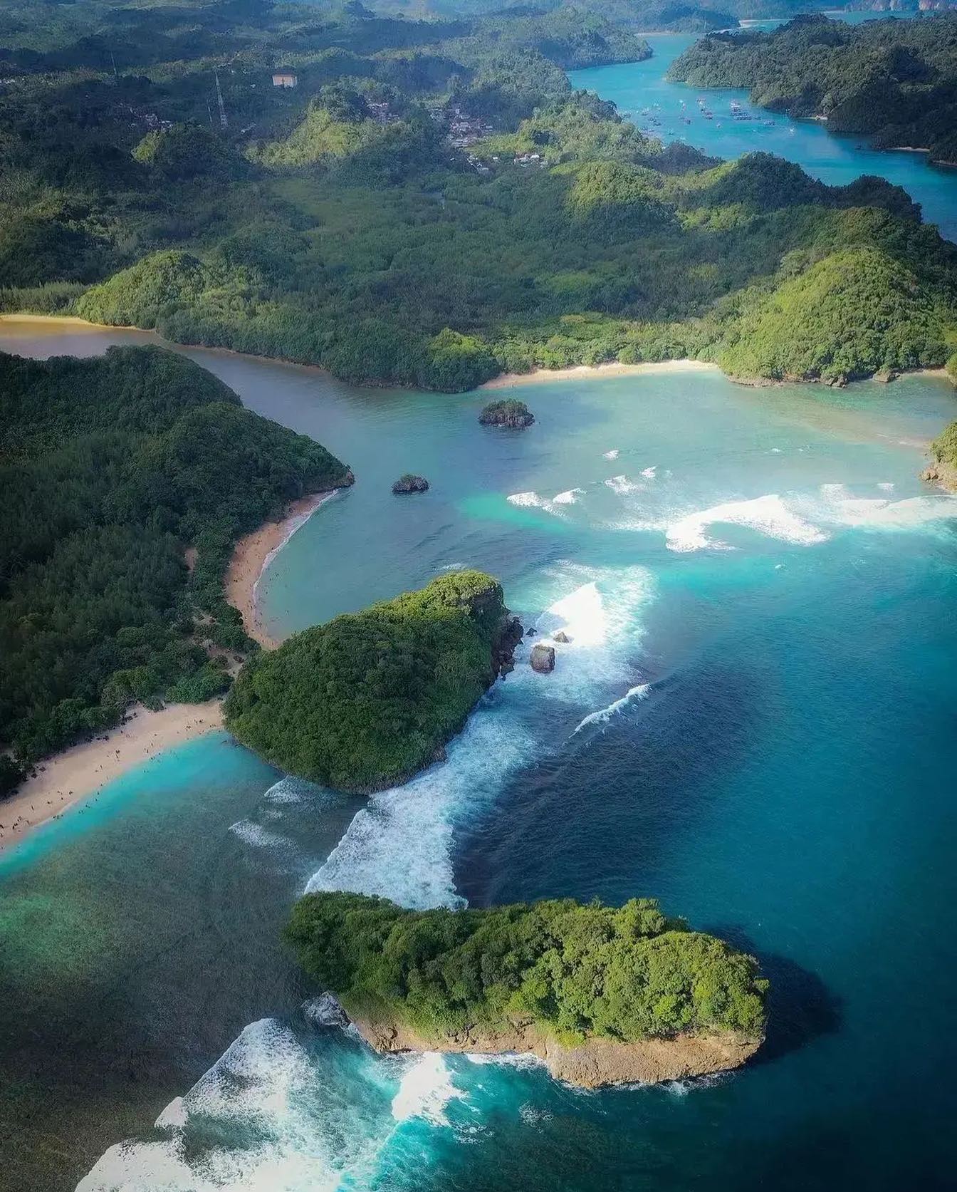 Ada Raja Ampat di Pulau Jawa! Wah,... - Pesona Indonesia | Facebook