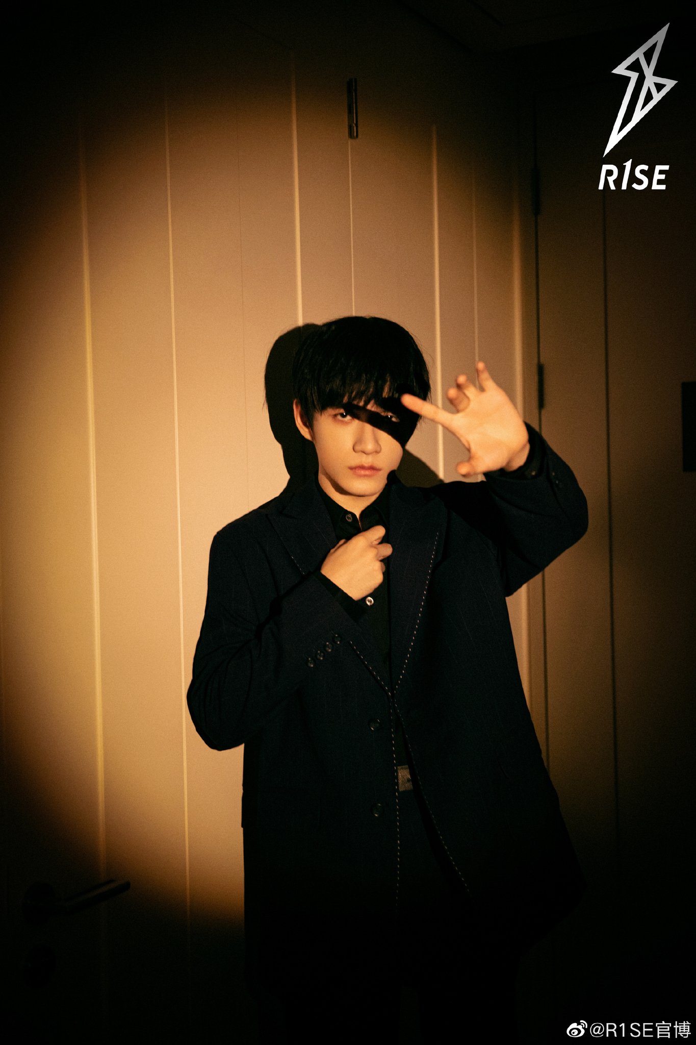 R1SE - Rising... - R1SE - Rising Eleven Boys Myanmar Fanpage