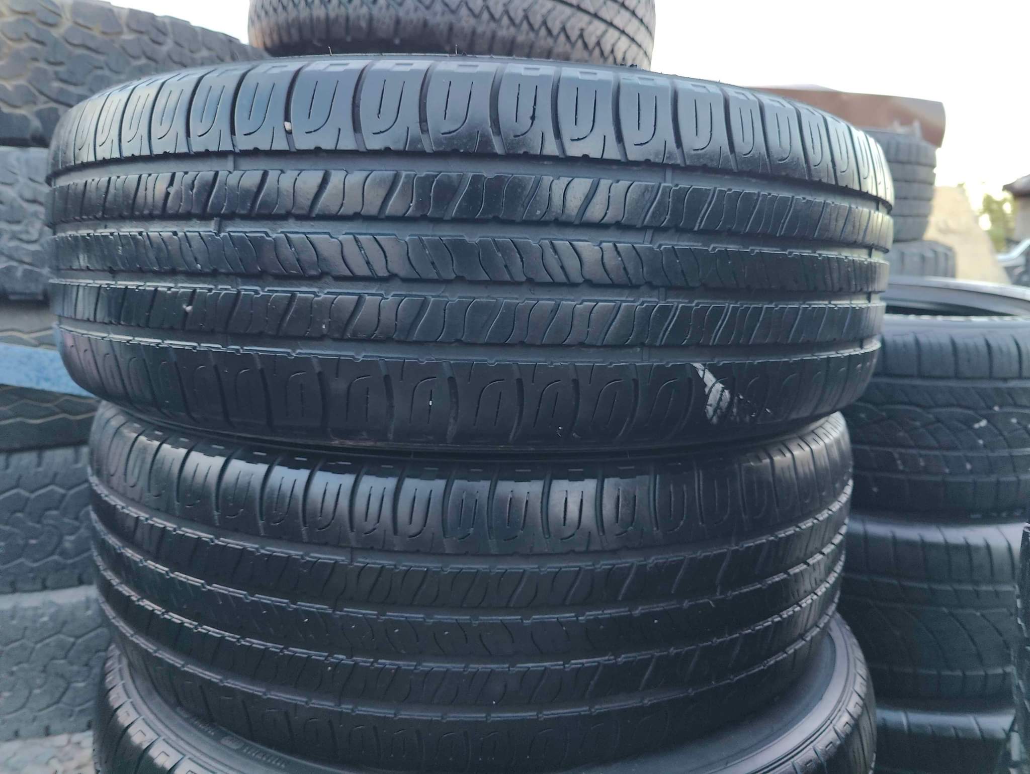 (4) Goodyear Assurance 225/65r17 tire set Car Wheels, Tires & Parts