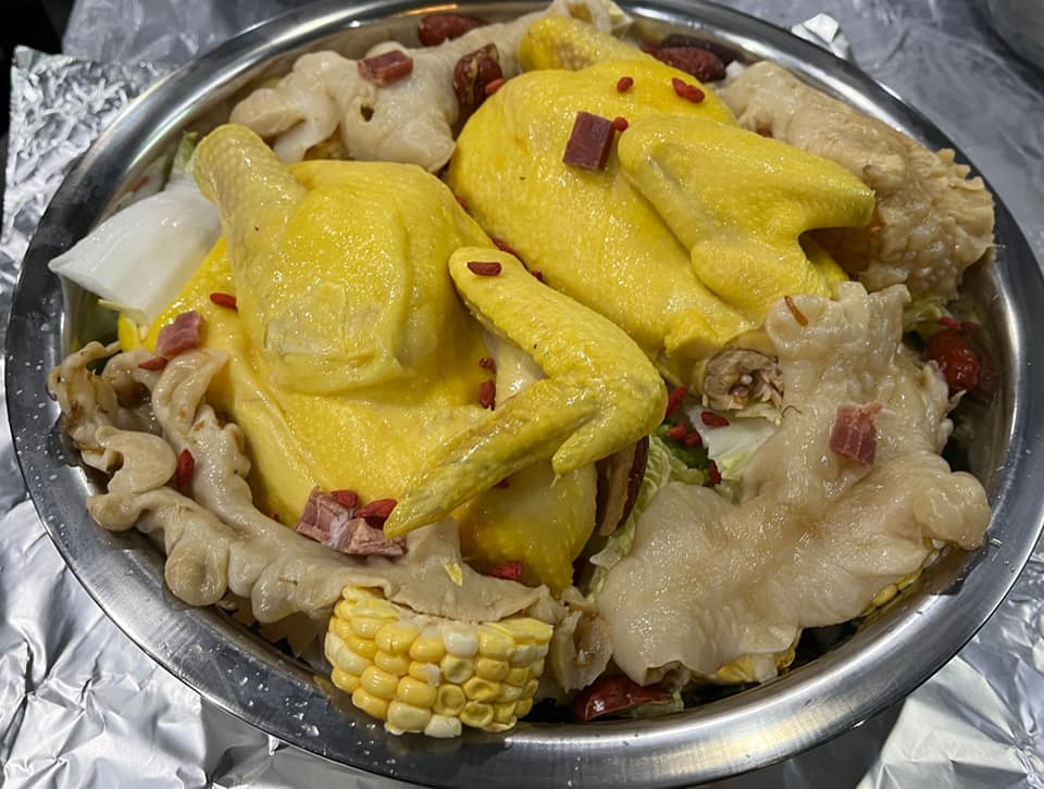 TMR 海鮮燒烤到會 - 2022-23年度賀年盆菜，雙冬羊腩煲，花膠雞煲及麻辣烤魚正式接受預訂，以下是所有資訊，價格... | Facebook