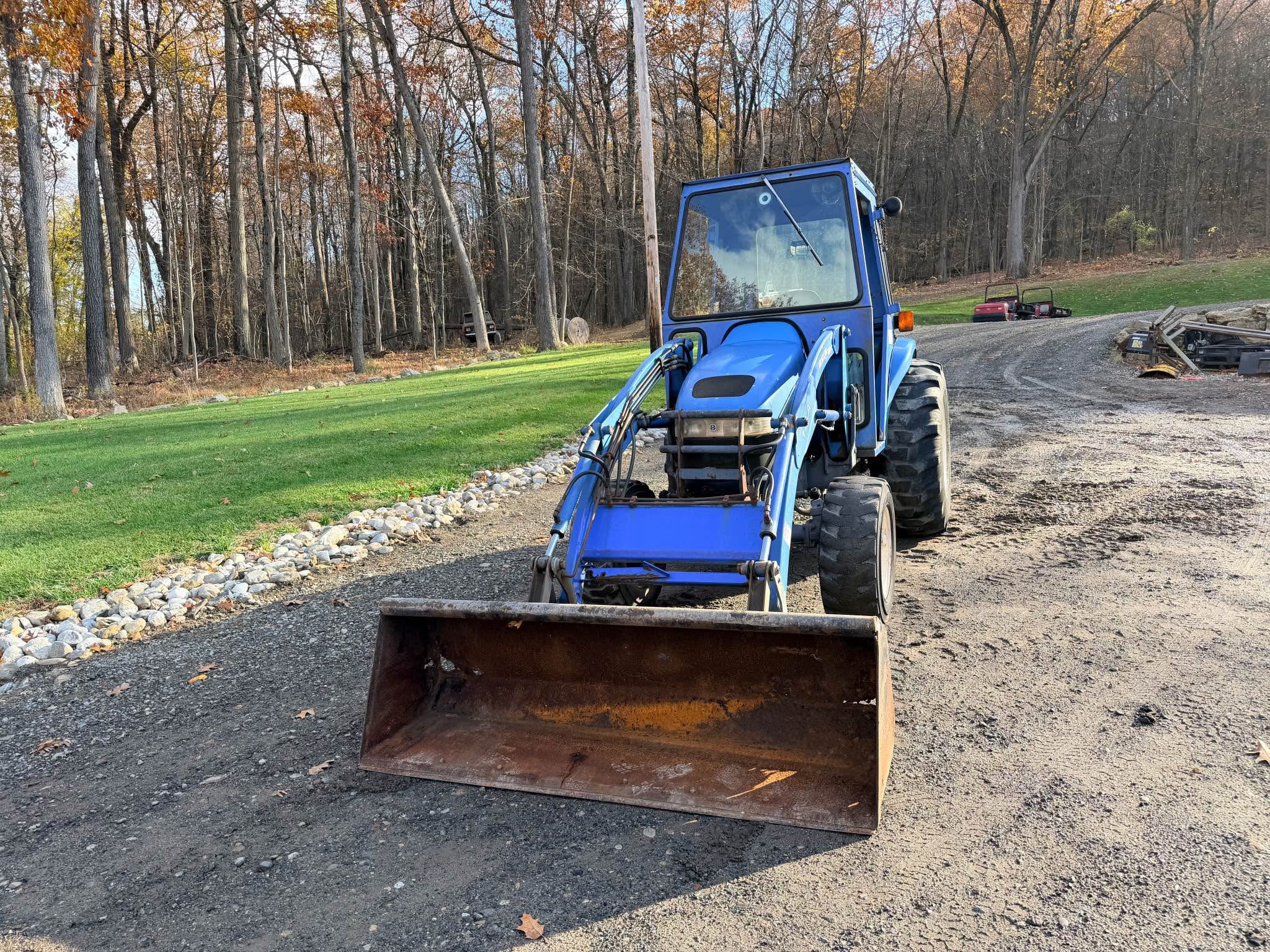 New Holland TC45D Super Steer Tractor With Loader 4x4 - Toy ...