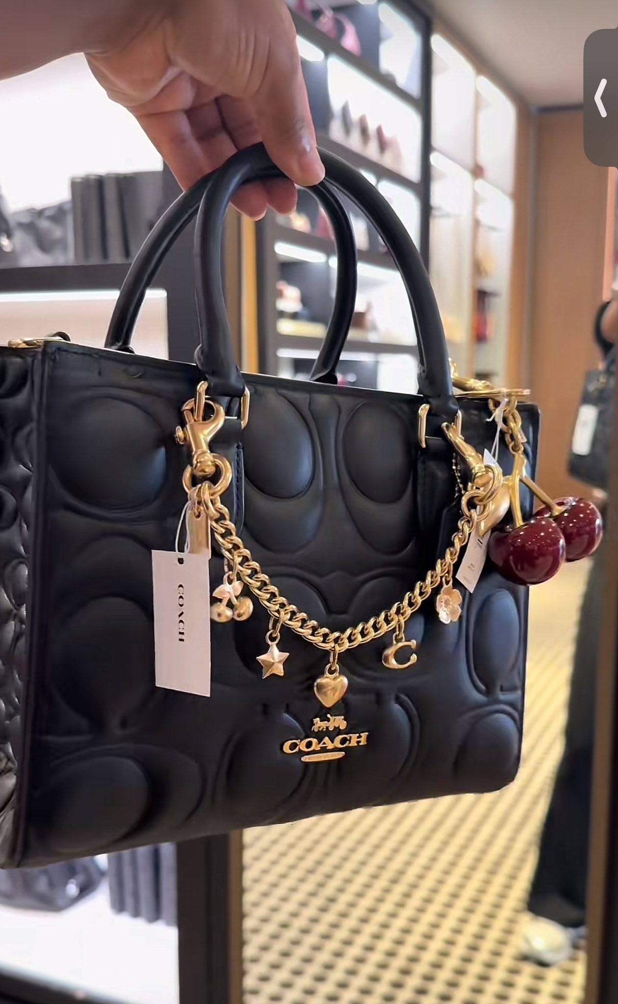 Ladies The Viral Coach Maggie Tote Bag is back in Stock 