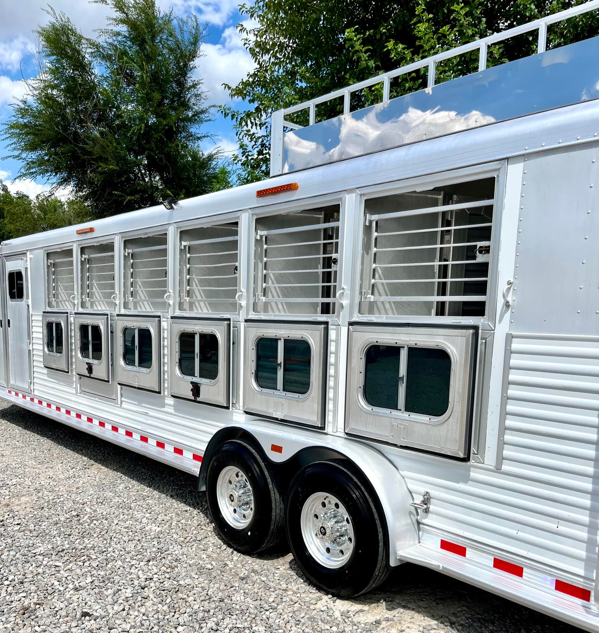 ‼️2000 ELITE... - Farrell Livestock Trailers | Facebook