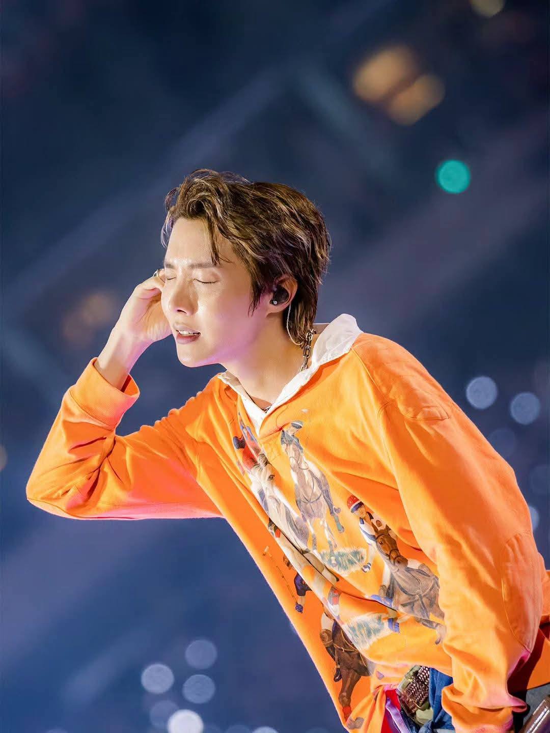 JHOPE via Instagram Post 💜 “BTS WORLD TOUR 'ARIRANG'. NEW JERSEY