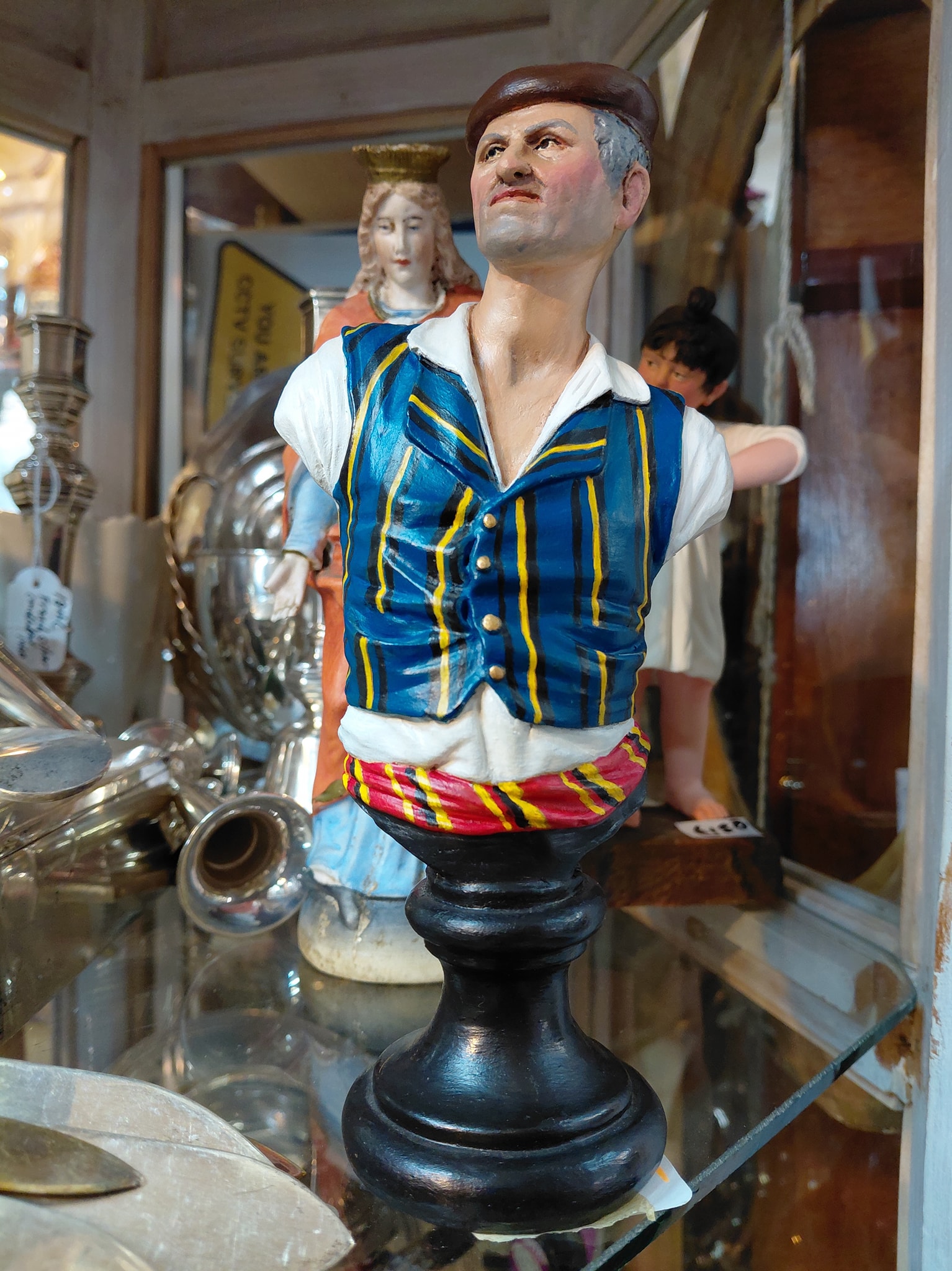 All items in stock Treasure Antiques shop in hamrun 99456526
