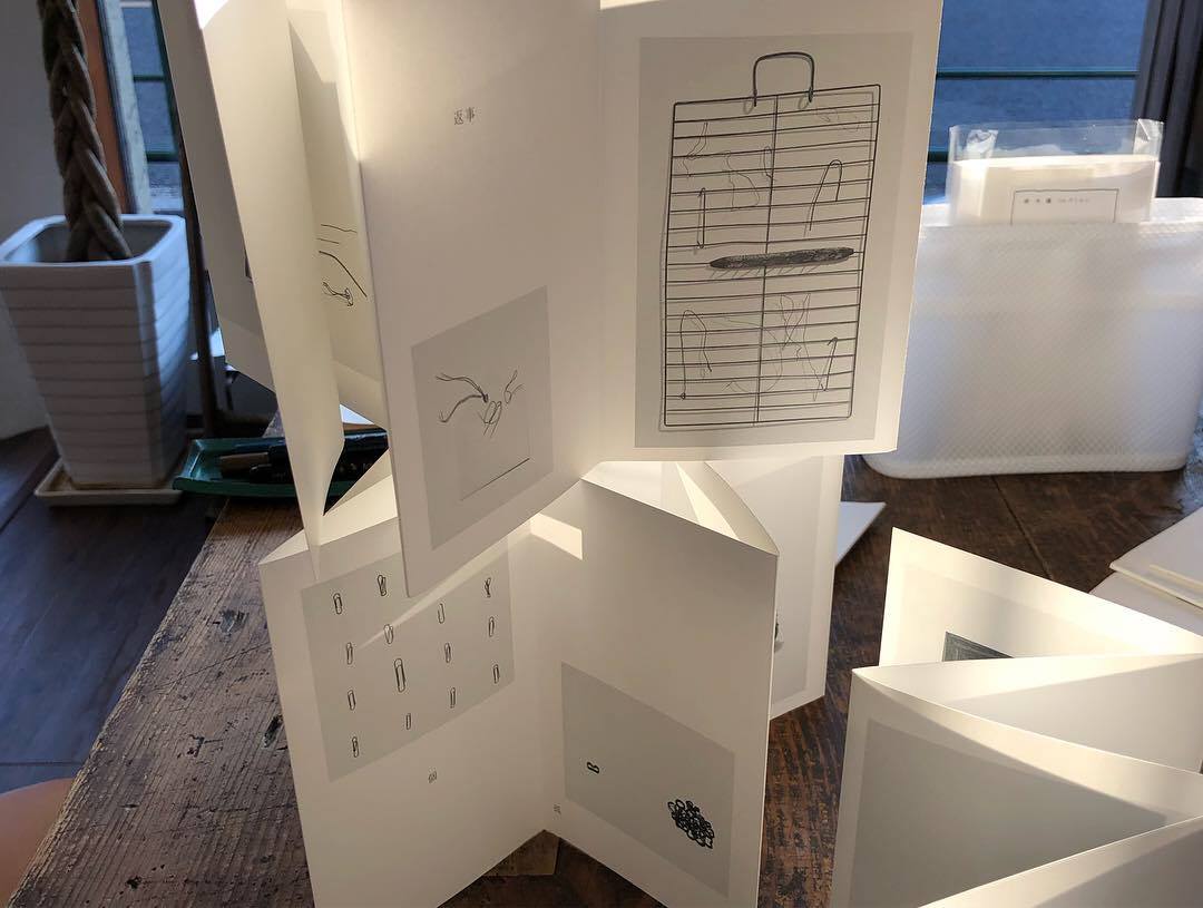 青と夜ノ空 昨日まで展示をしていたkimikoさんの作品集 鉄 木 種 コレクション ココニ在ル 引き続き販売し Facebook