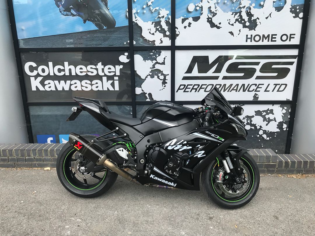 Kawasaki ZX10-R in for some trick parts. Can you spot the wings