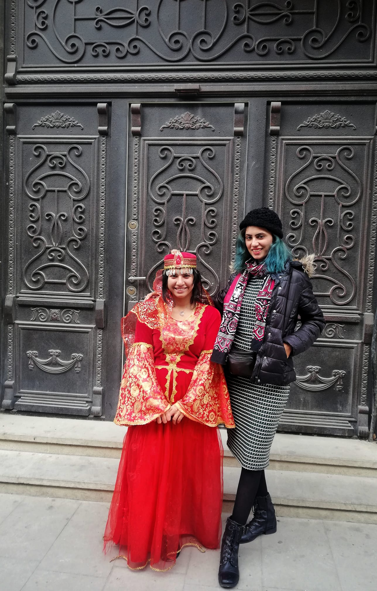 Azerbaijani traditional dress of Baku region 🇦🇿