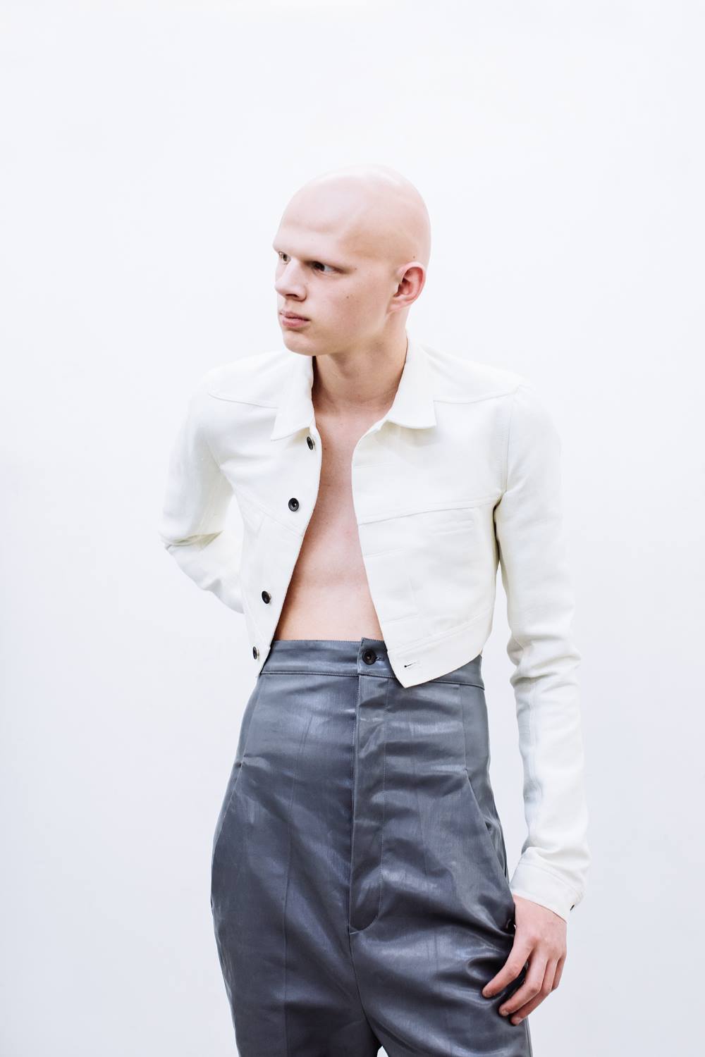 LITTLE GLIMPSE INSIDE RICK OWENS SS18 DIRT AS SEEN BY YOURS TRULY