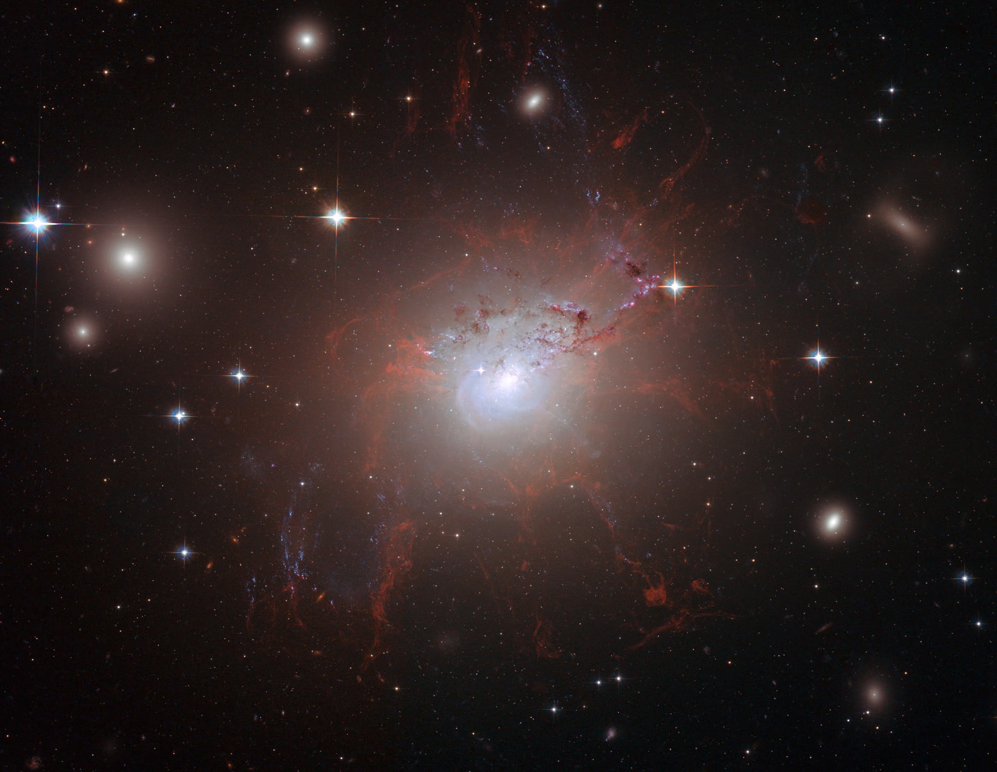 Science - Active galaxy NGC 1275 is the central, dominant member of the ...