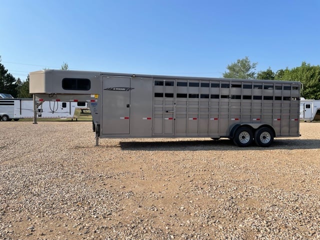 Check out this set up! 2021 Titan... - Perry's Trailer Sales
