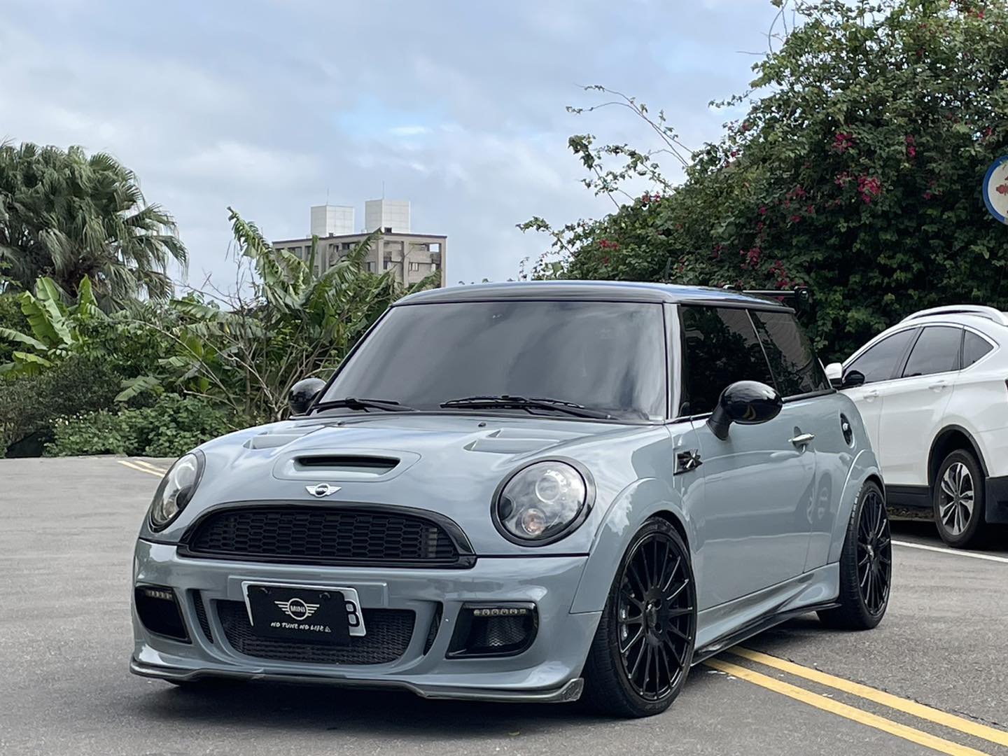 方總汽車 - 2010 MINI Cooper S R56 全車改裝大包/國旗尾燈/排氣管... | Facebook