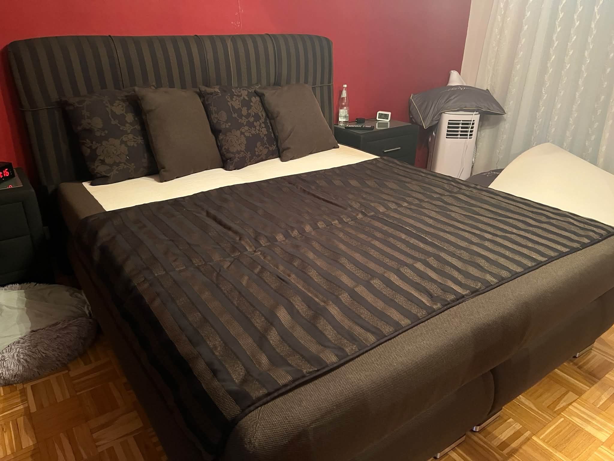 Boxspringbett zu verkaufen in Bellheim 1,80 mal 2 m Preis 250 VHS