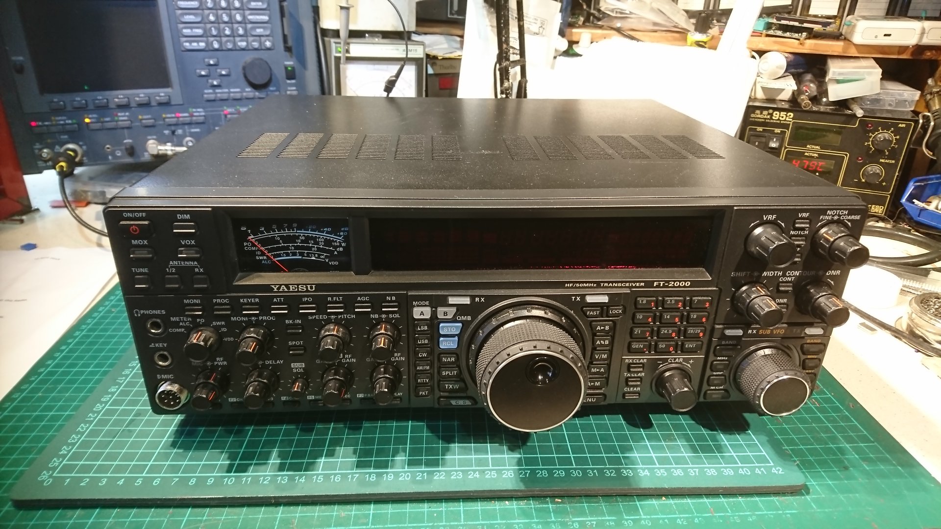 An amateur-friend bought a old used YAESU FT-901 DM. There was