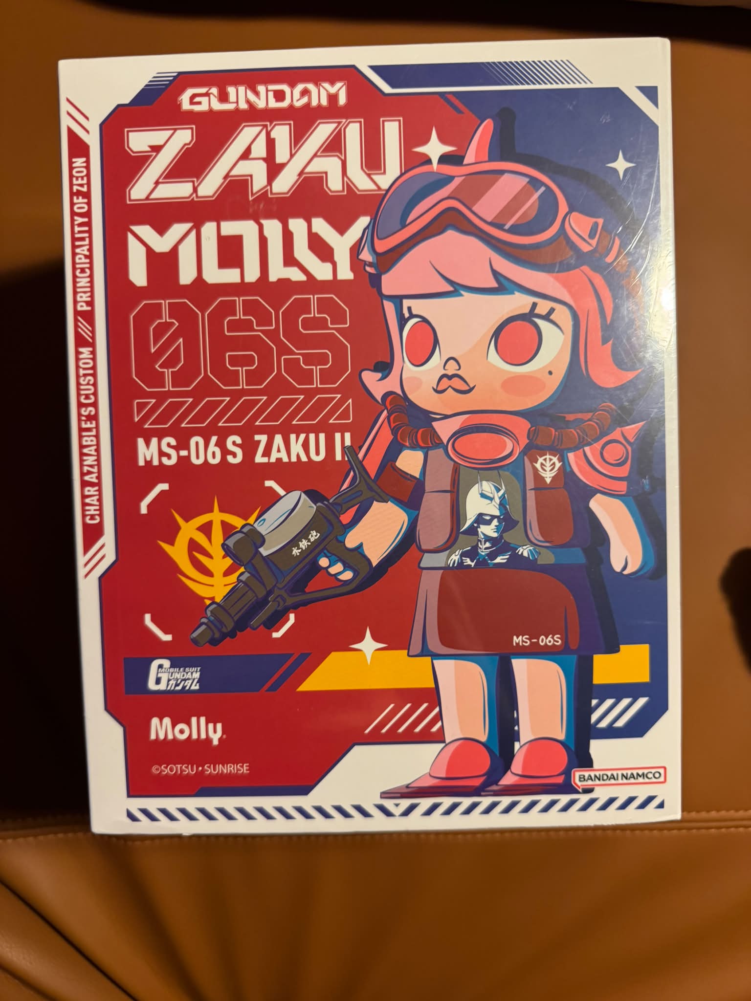 Pop Mart x Gundam Molly联名的Zaku II Molly，老限定绝版款，市面上