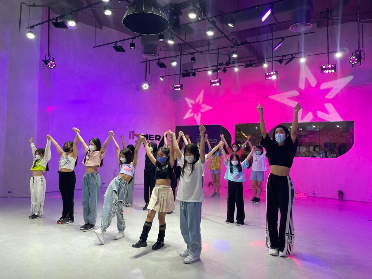คลาสเรียนเต้น สไตล์ KPOP น้องๆ วัยนี้... - The Inner Studio