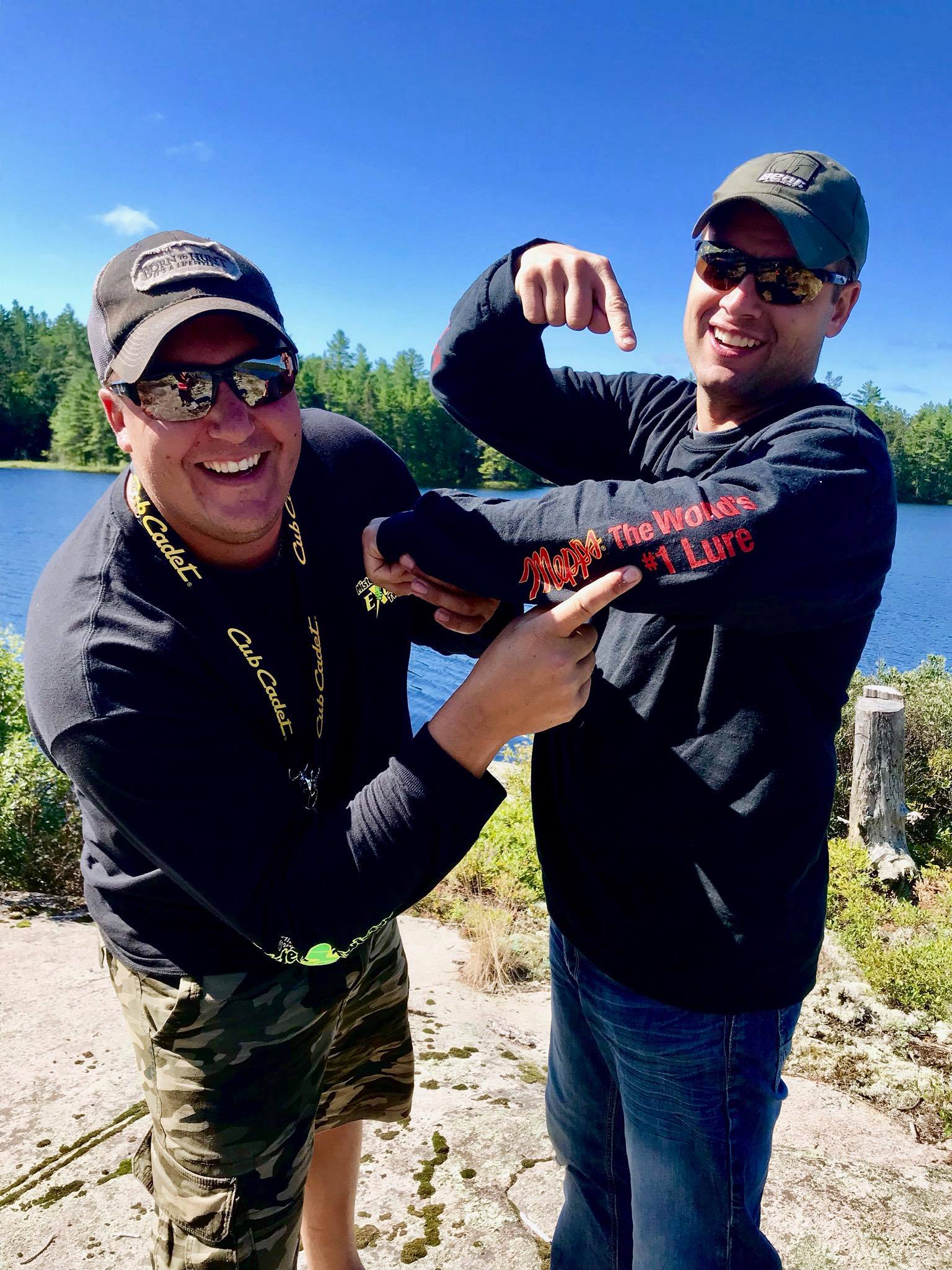 🎣🎣... - Born To Hunt - It's a Lifestyle / Un mode de vie | Facebook