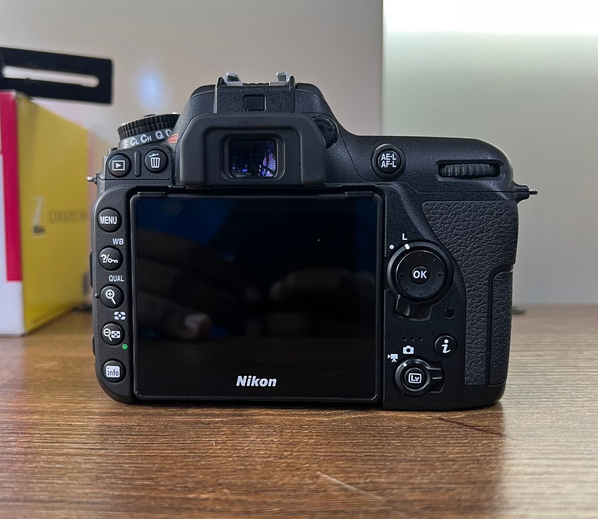 Nikon D7200 DSLR Camera with 18-140mm Lens Shutter Count - 6562