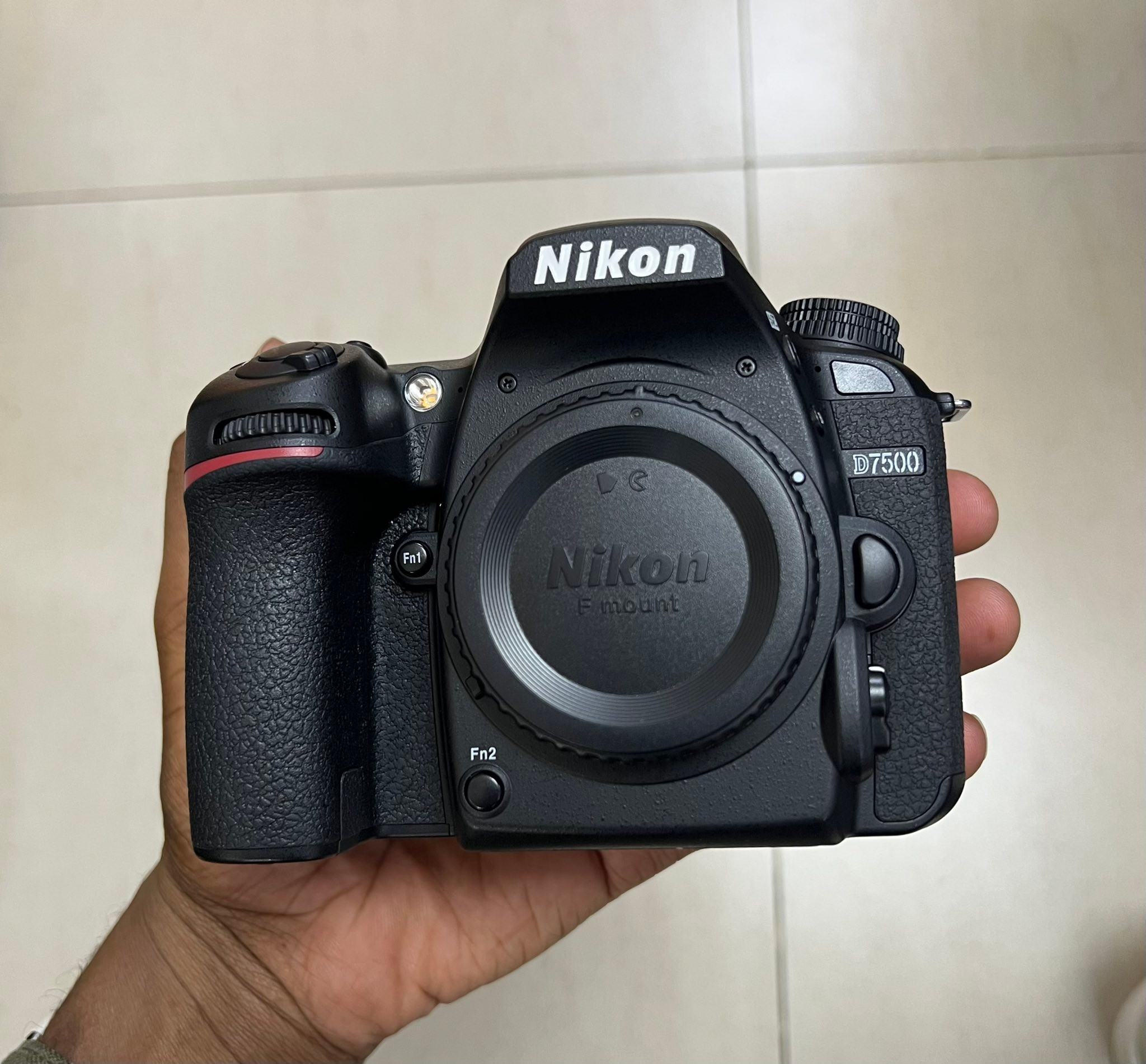 Nikon D7200 DSLR Camera with 18-140mm Lens Shutter Count - 6562