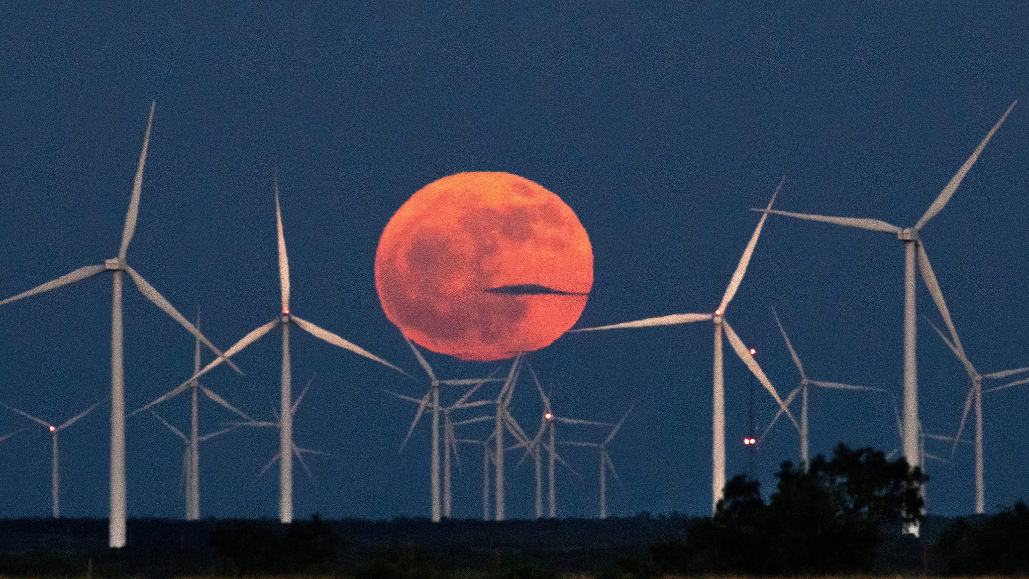 The Strawberry Moon will be visible across Washington tonight on