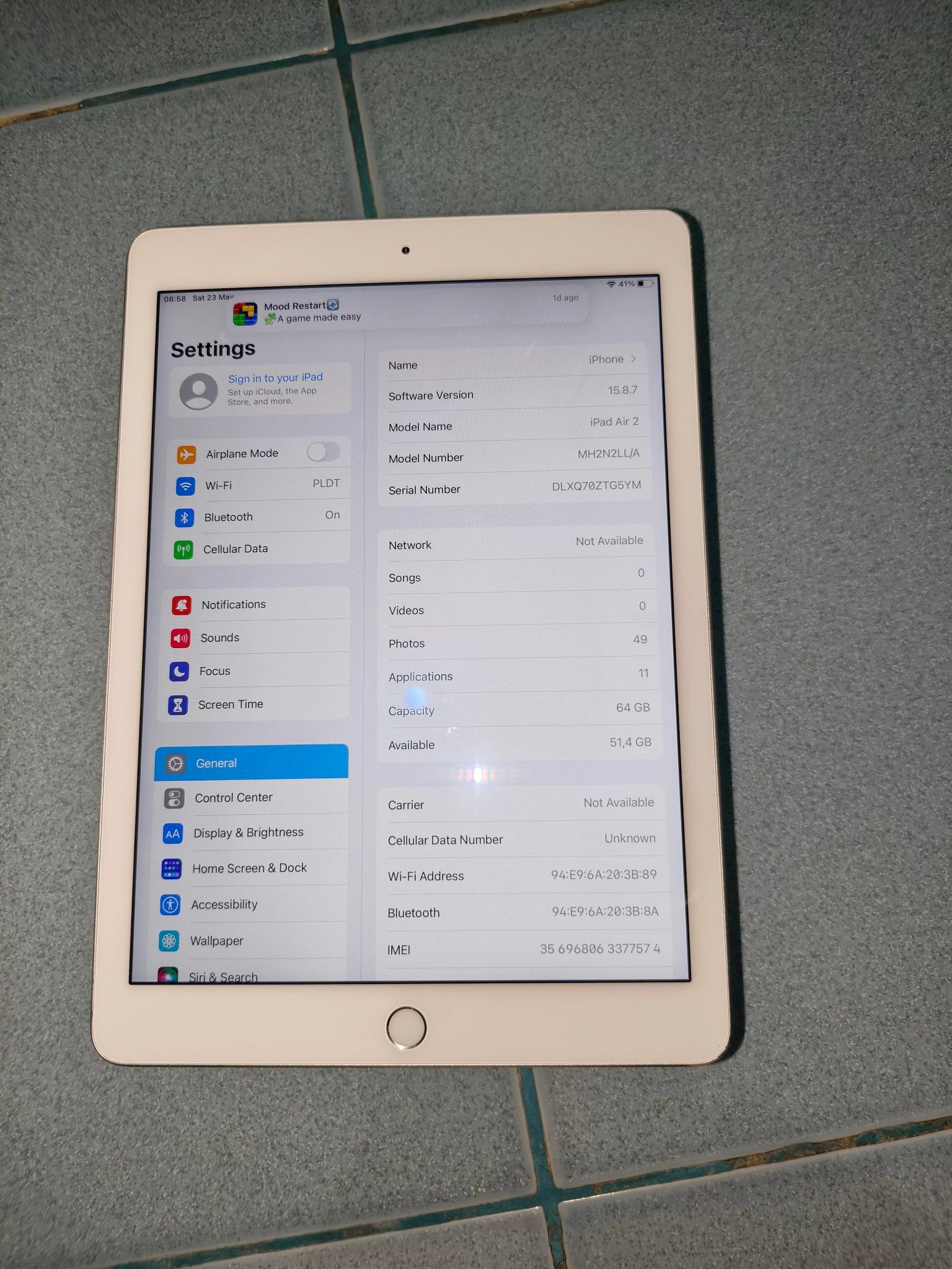 ipad Air 2 with sim 64gb good battery 9.7 inches