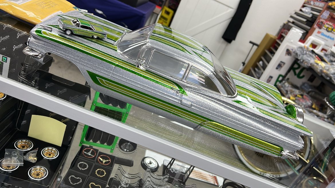 Maisto 1/64 Chevrolet Impala Lowrider 1959 &ndash; Edizione Esclusiva Weekend Of Wheels 2023, Viola