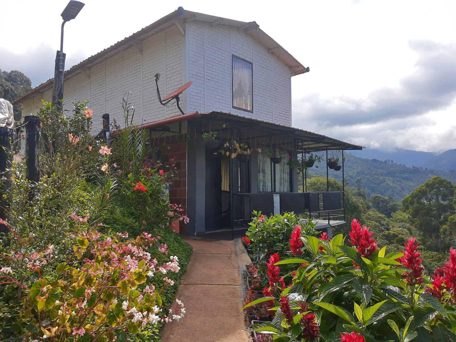 Vendo o permuto hermosa finca de descaso cerca a Felidia (La leonera)