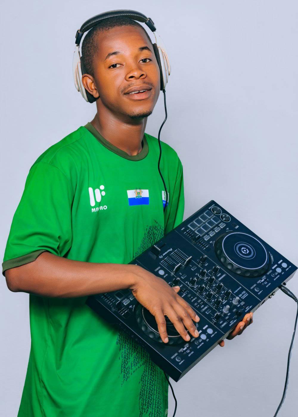 Dj Bee Young